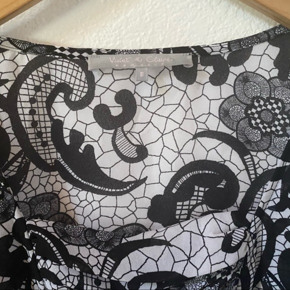Violet&Claire Flowy Oversized Pattern Top Small - image 3